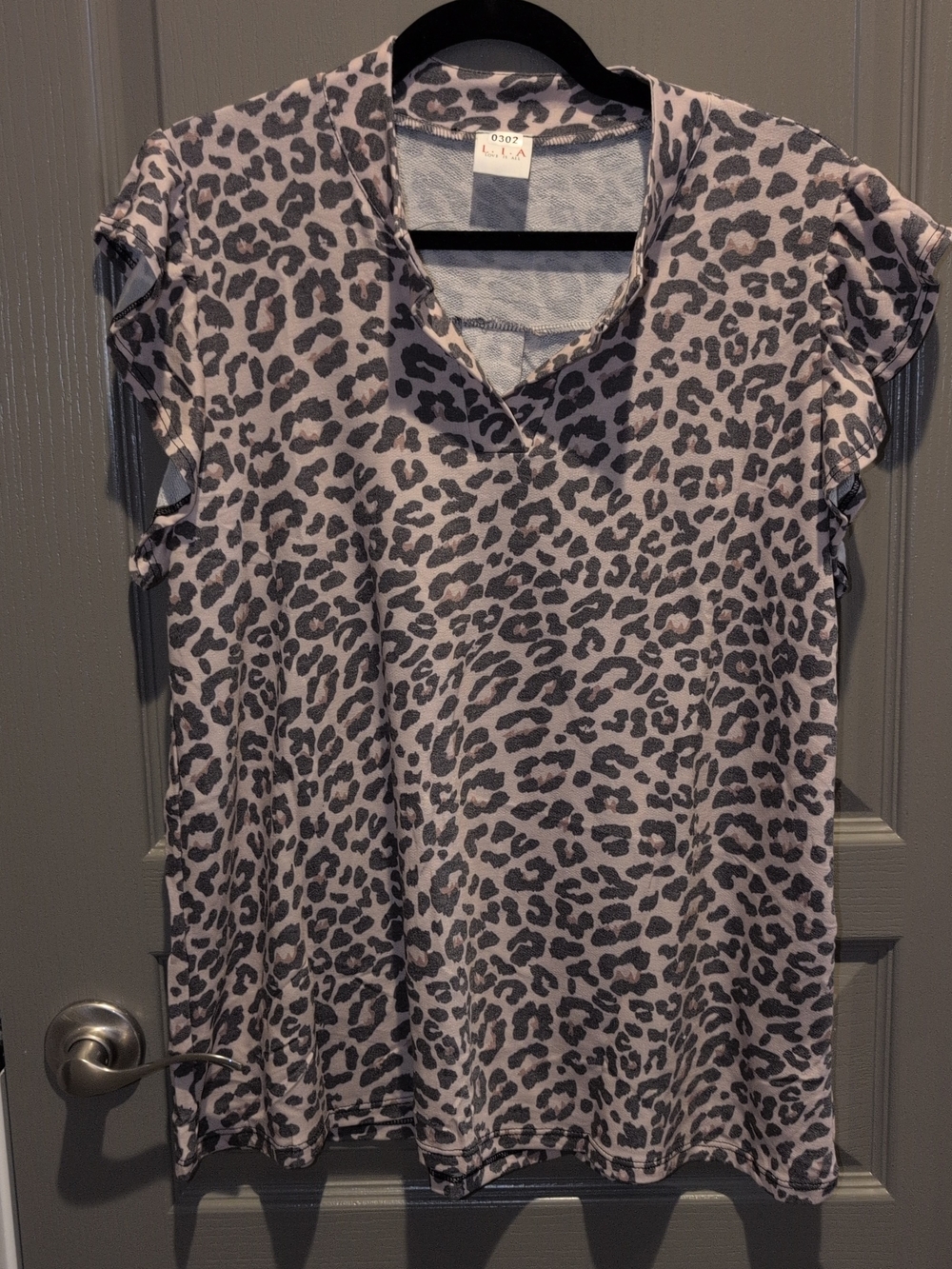L.I.A Short Sleeve Leopard Print Top in Light Tan and Black.
